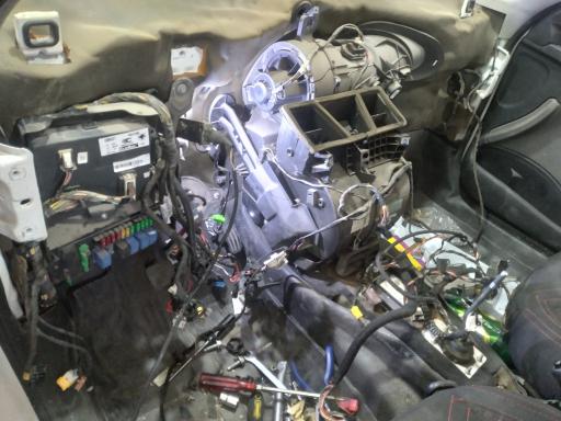 عکس برق تخصصی خودرو استاد مصطفی