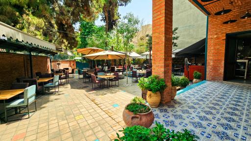 عکس بوتیک هتل عمارت 85