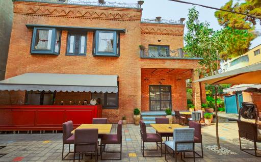 بوتیک هتل عمارت 85