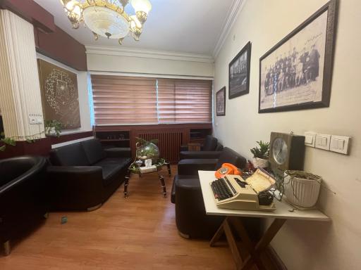 عکس دفتر وکالت مهدی آرین