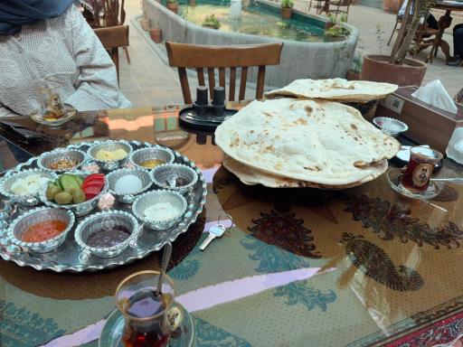 عکس بوتیک هتل عمارت 85