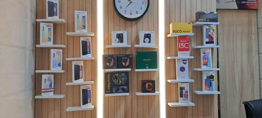 عکس فروشگاه موبایل و گجت صفر و یک