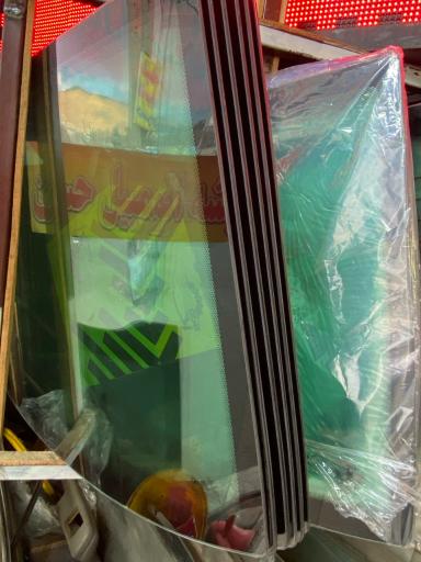 عکس شیشه اتومبیل حسین