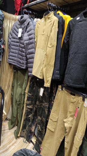 عکس فروشگاه لوازم کوهنوردی کمپ رود