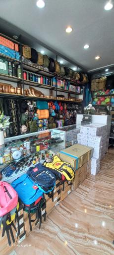 عکس فروشگاه لوازم کوهنوردی کمپ رود