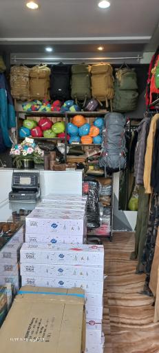 عکس فروشگاه لوازم کوهنوردی کمپ رود