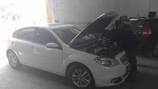 عکس کلینیک تخصصی کیا و هیوندا و گیربکس اتوماتیک شعبانیان