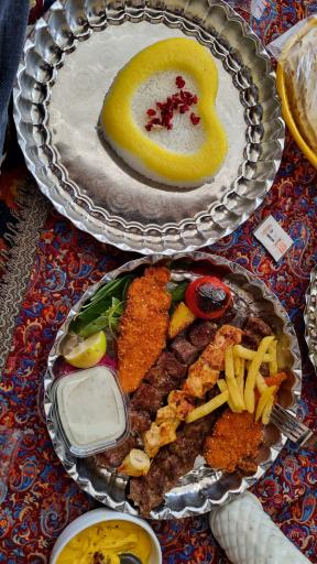 عکس سفره خانه سنتی چلچراغ