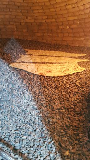 عکس نانوایی سنگک سنتی فارسیان