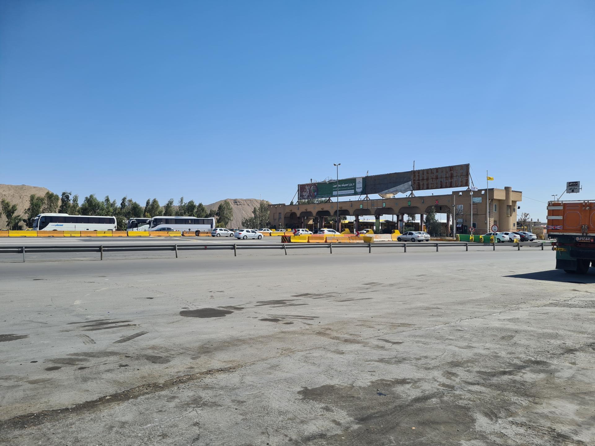 عکس ایستگاه عوارضی آزادراه تهران - قم