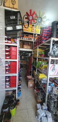 عکس فروشگاه ادوات و لوازم ایران تراکتور