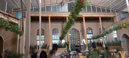 عکس سفره خانه سنتی چلچراغ