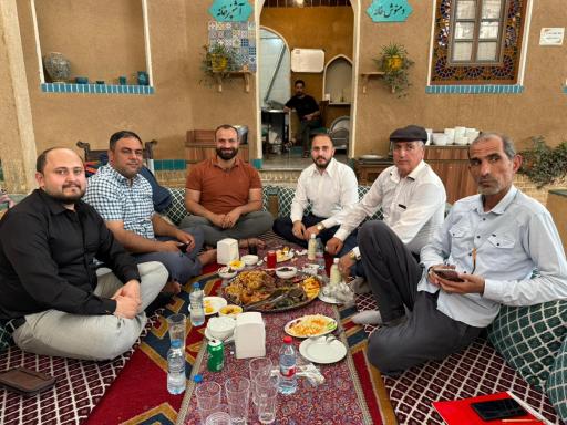 عکس سفره خانه سنتی چلچراغ