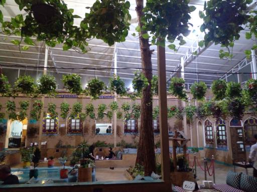 عکس سفره خانه سنتی چلچراغ