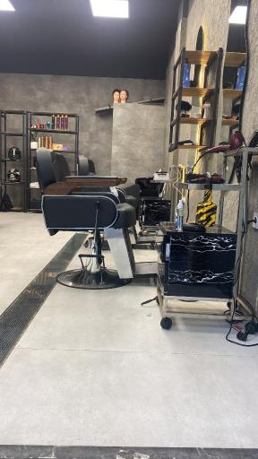 عکس آرایشگاه مردانه یونیک