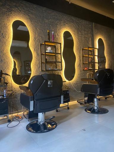 عکس آرایشگاه مردانه یونیک