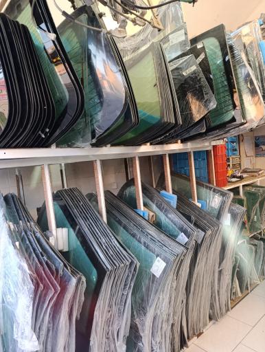 عکس شیشه اتومبیل ترافیک