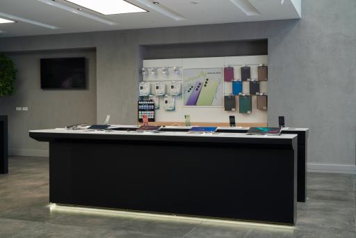 عکس فروشگاه سامسونگ (کاریان همراه)