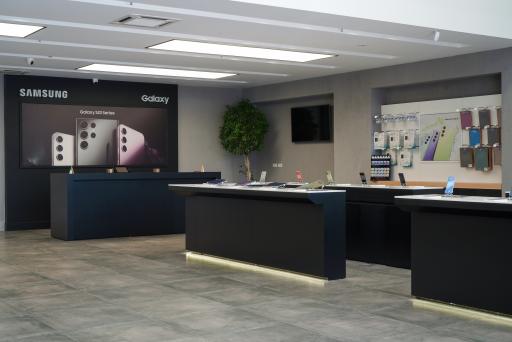 عکس فروشگاه سامسونگ (کاریان همراه)