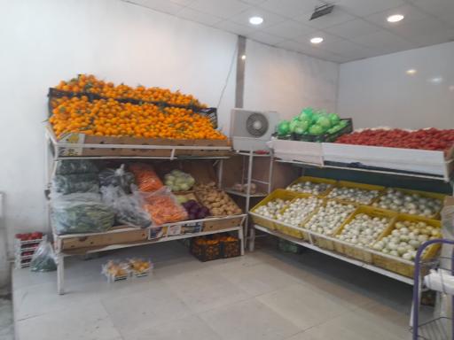 عکس میوه فروشی جواد رشیدی