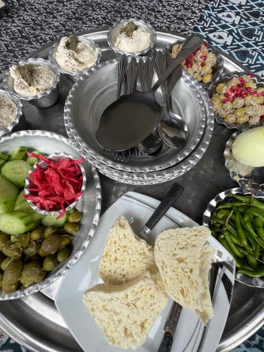 عکس غذا خوری رهگذر