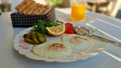 عکس کافه صبحانه اویم