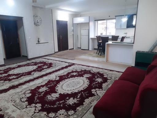 عکس خانه  ۱۰۲ گل سرخ