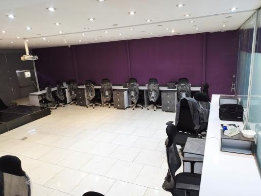 عکس کافه املاک راه بنفش