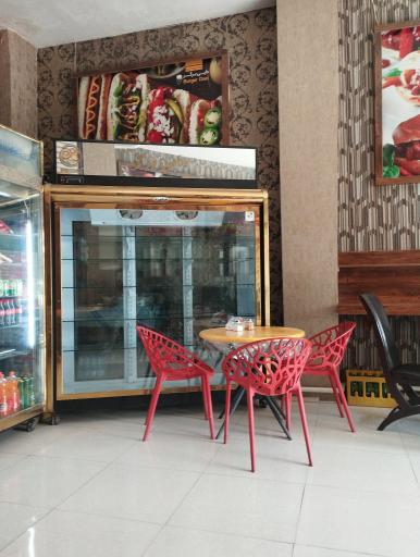 عکس ساندویچ و پیتزای دایی برگر