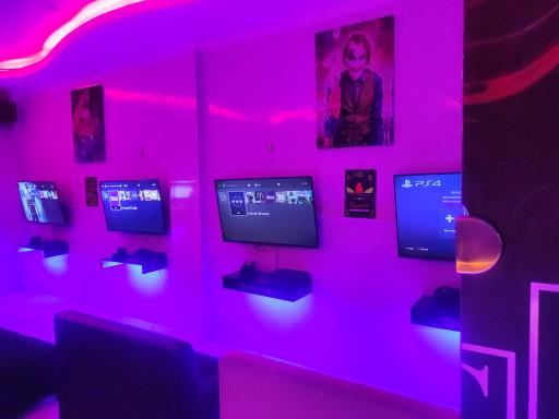 عکس کافه گیم hub