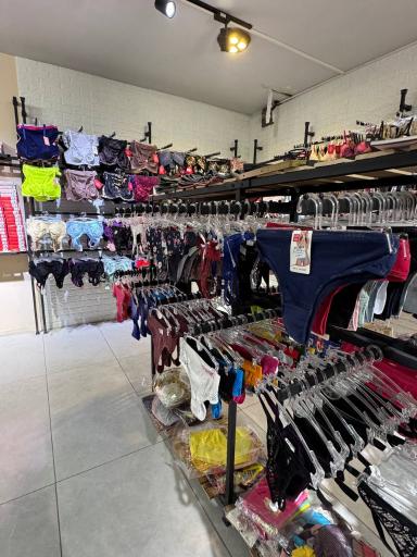 عکس فروشگاه لباس زیر لیمو