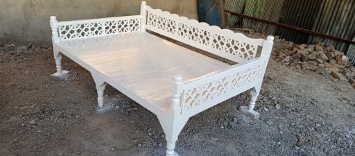 عکس تخت سنتی خورشید 