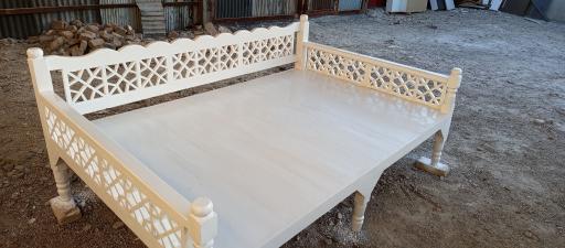عکس تخت سنتی خورشید 