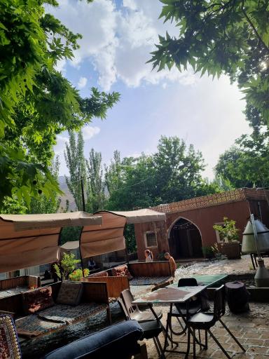عکس سفره خانه سنتی دومیلون