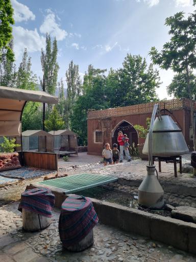 عکس سفره خانه سنتی دومیلون