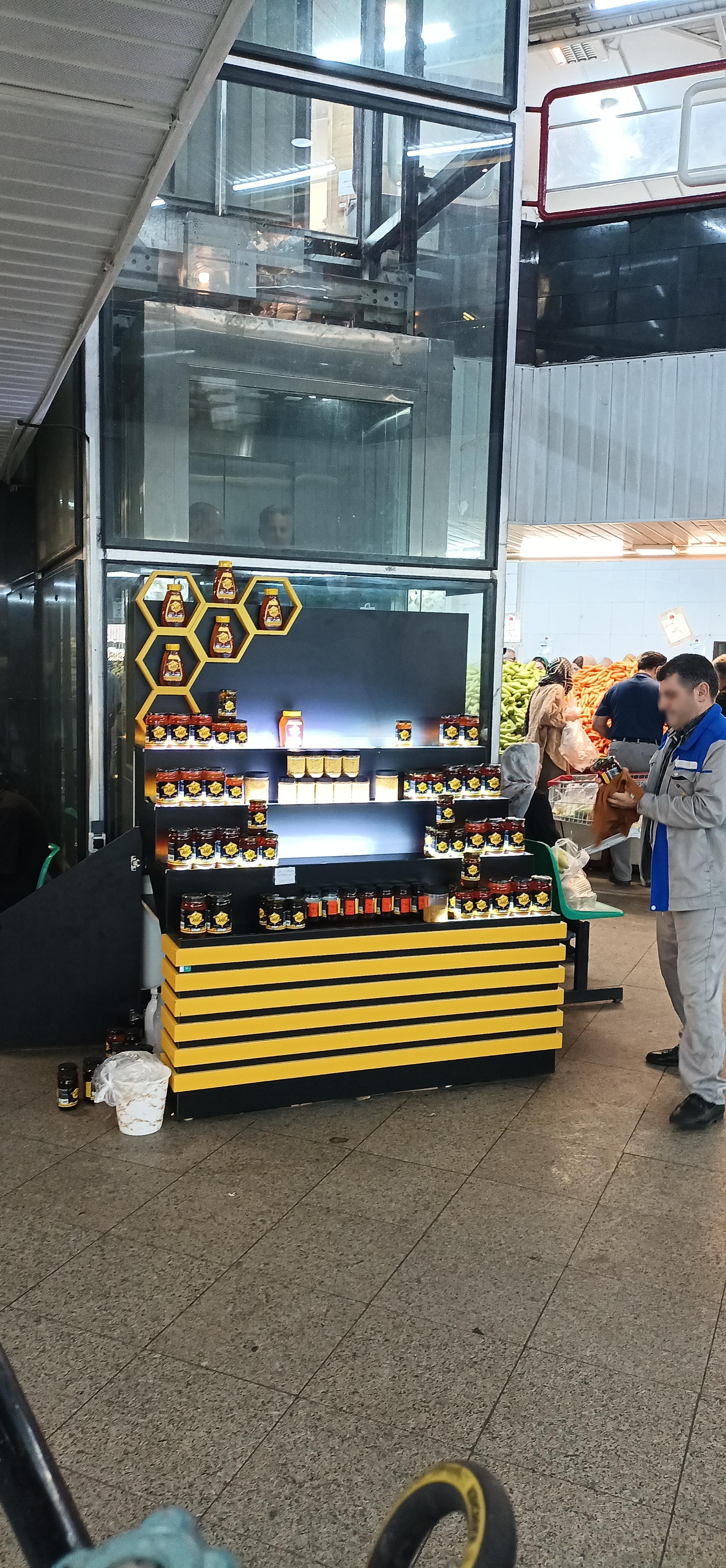 عکس بازار میوه و تره بار هروی