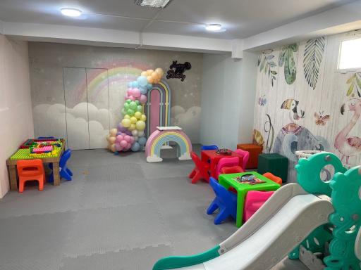 عکس خانه بازی و تولد بامبی