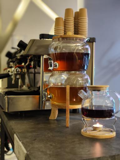 عکس کافه لیو