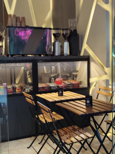 عکس کافه لیو