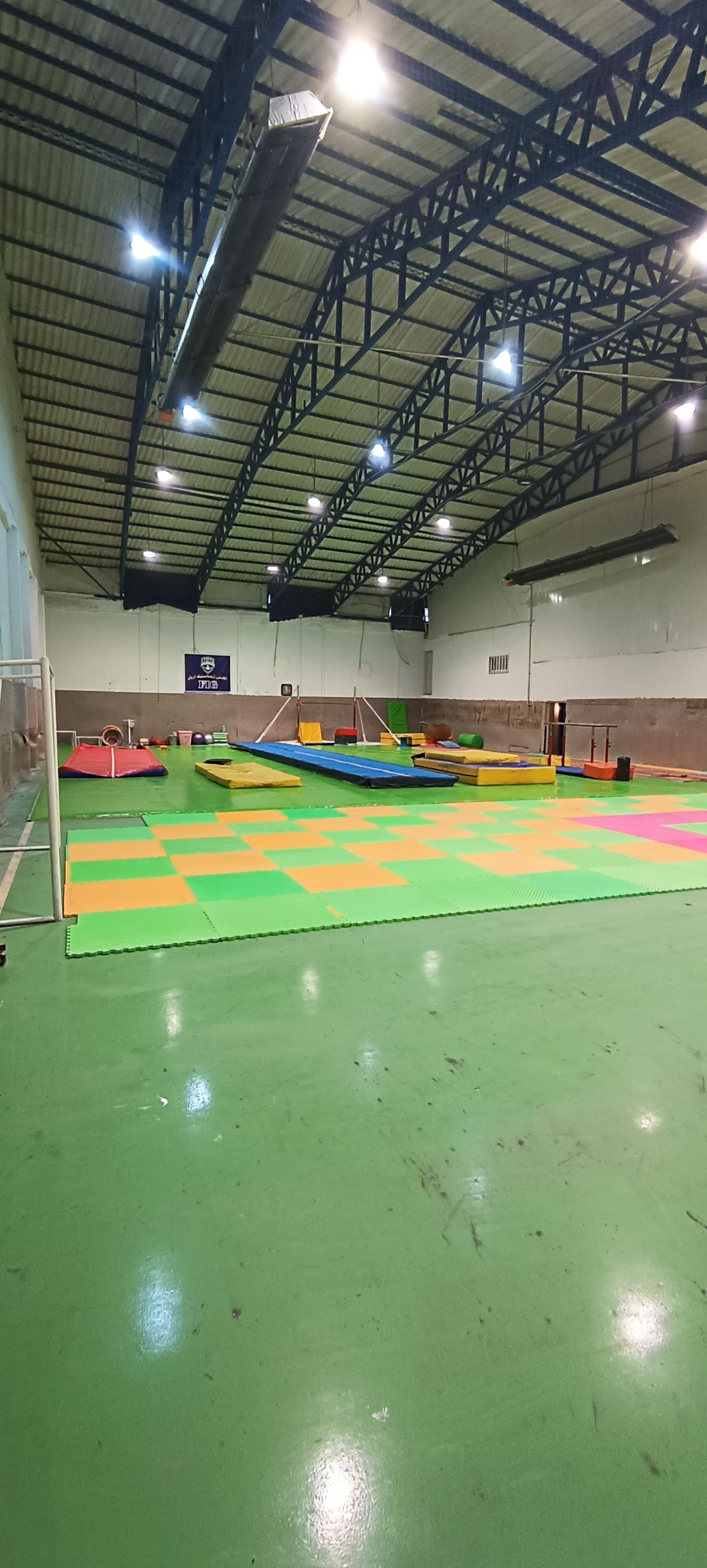 عکس آکادمی ژیمناستیک آریان