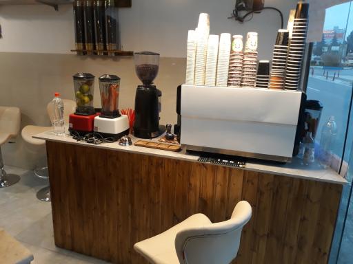 عکس کافه آبمیوه و بستنی دوبل انرژی 