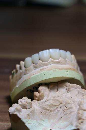 عکس لابراتوار تخصصی پروتزهای دندانی احسان فعلی