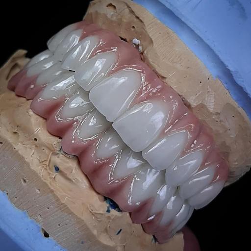 عکس لابراتوار تخصصی پروتزهای دندانی احسان فعلی