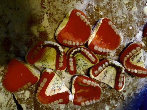 عکس لابراتوار تخصصی پروتزهای دندانی احسان فعلی