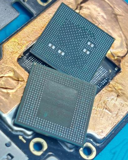 عکس تعمیرات موبایل ایوب