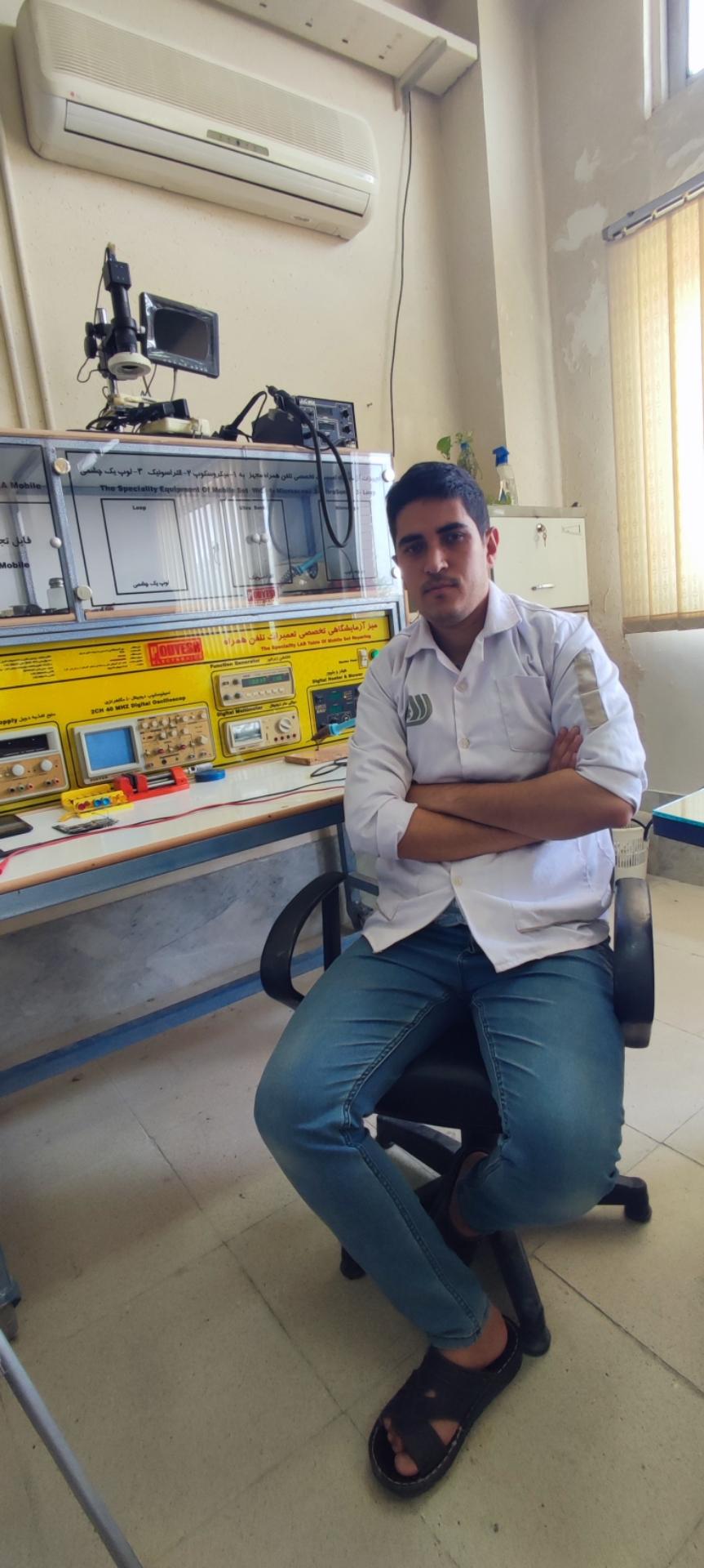 عکس تعمیرات موبایل ایوب