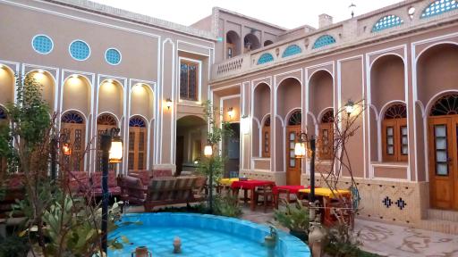 عکس هتل رستوران آلما