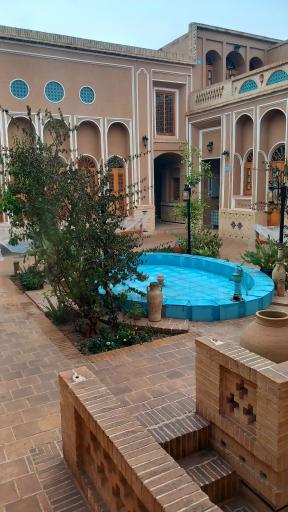 عکس هتل رستوران آلما