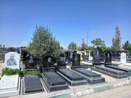 عکس قبرستان دارالسلام