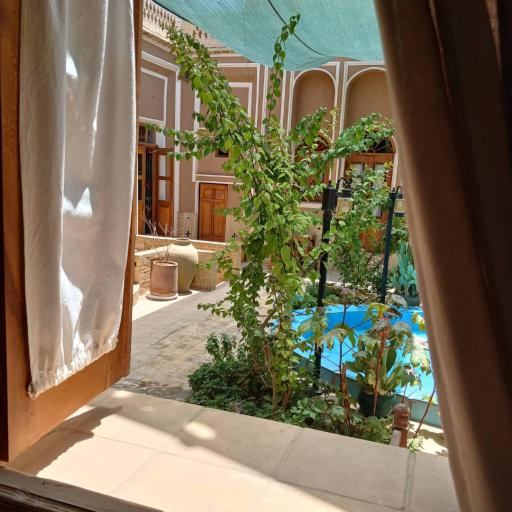 عکس هتل رستوران آلما